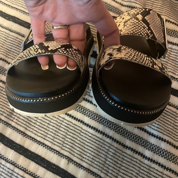 SOREL Snakeskin slides Sz 10 - Picture 7 of 7